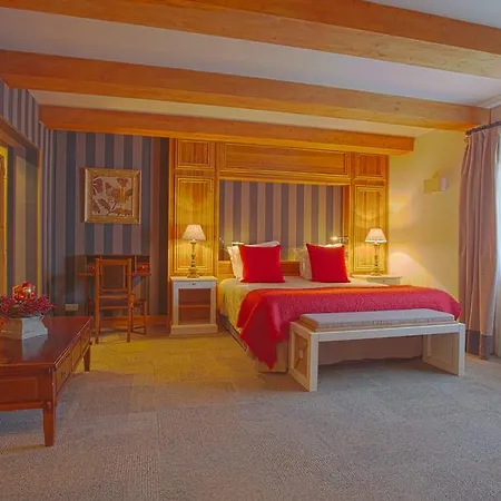 Royal Rochebrune Отель Межев