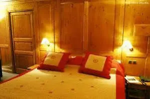 Royal Rochebrune 호텔 3*